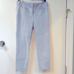 Ann Taylor size 6 blue and white seersucker ankle pants.
